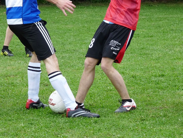 抢断对手球 抢断对手球